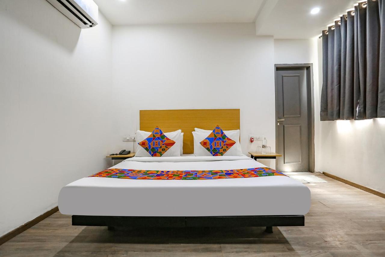 Fabhotel Vat - Meera Bagh Delhi  Exterior foto