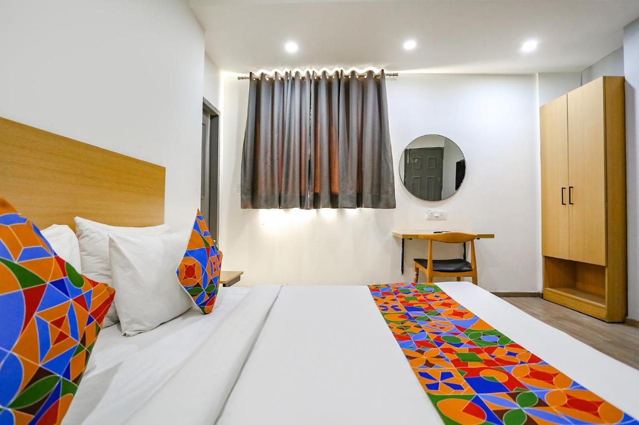 Fabhotel Vat - Meera Bagh Delhi  Exterior foto